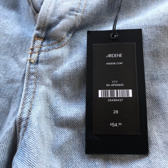 🌻Kendlall & Kylie NWT size 28 jeans, button closure - Picture 2 of 8